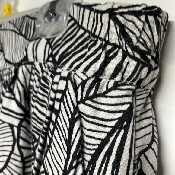 Loft Outlet Black & White Mini Short Skirt - Picture 6 of 7